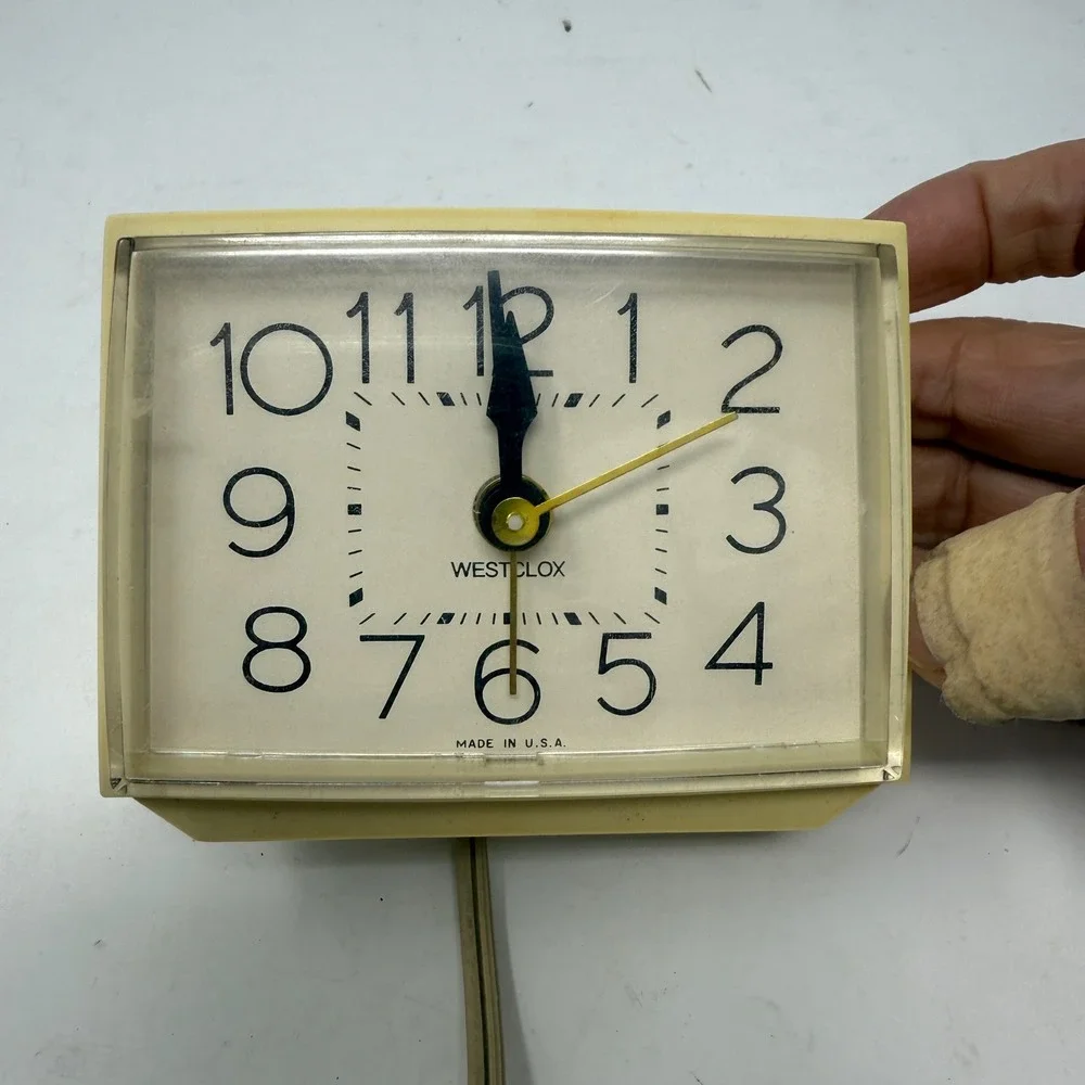 Westclox Bold II‎ Model 22189 Electric Alarm Clock Cream Made in USA Vintage